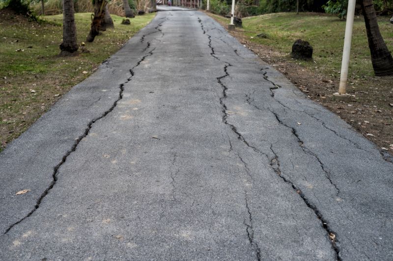 Asphalt Cracks Repair in Los Angeles, CA